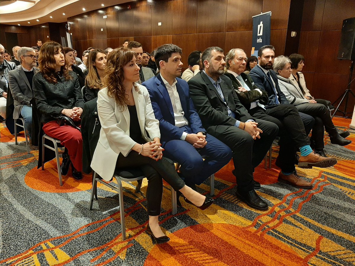 ConcejoMadryn's tweet photo. La viceintendenta Noelia Corvalán y el Sec de Gobierno, Martin Ebene, participaron -junto a Pablo Tedesco (CAMAD #Madryn) , Guillermo Dietrich (Vicepresidente de CAMAD Arg) y el Ministro de Agricultura, Leandro Cavaco-, del acto por el 64° Aniversario de la #CAMAD https://t.co/uH23AJIufi