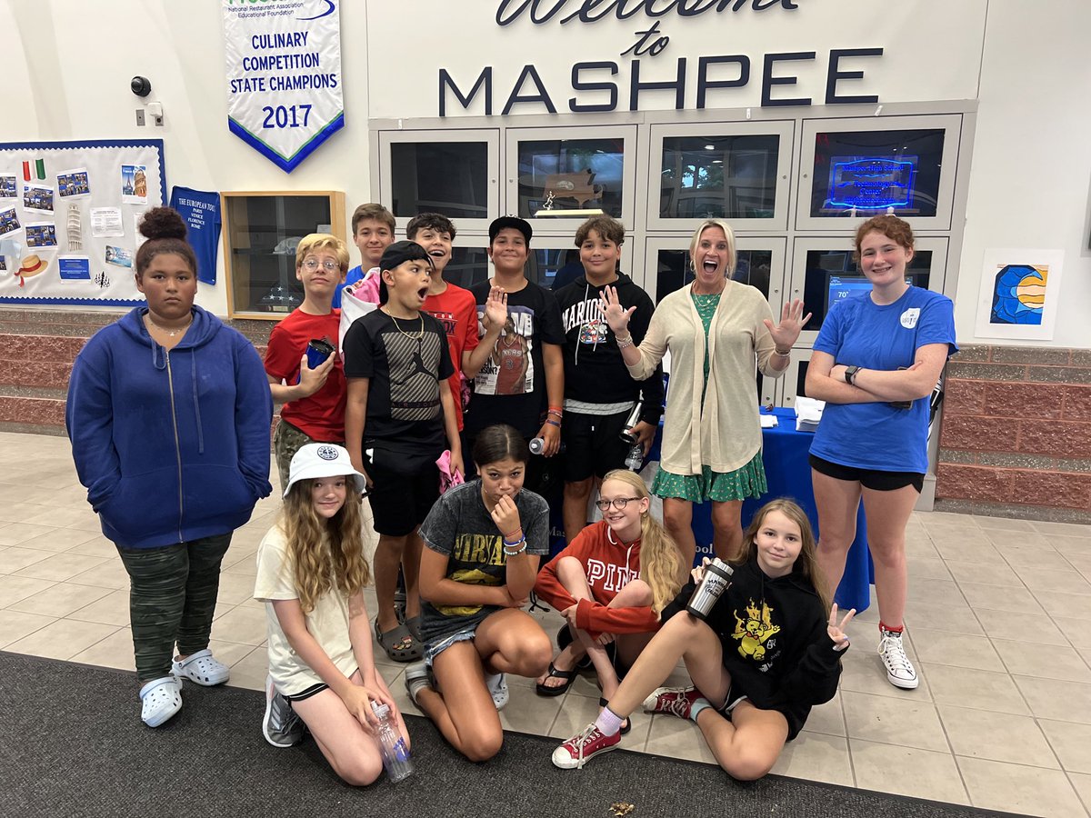MonetteStacy's tweet photo. Welcome to MMHS 7th graders! Here we go!!!! @MashpeeSchools @WeAreMashpee @PDeBoerMPS #WeAreMashpee #middleschool https://t.co/g05O5X3RE3
