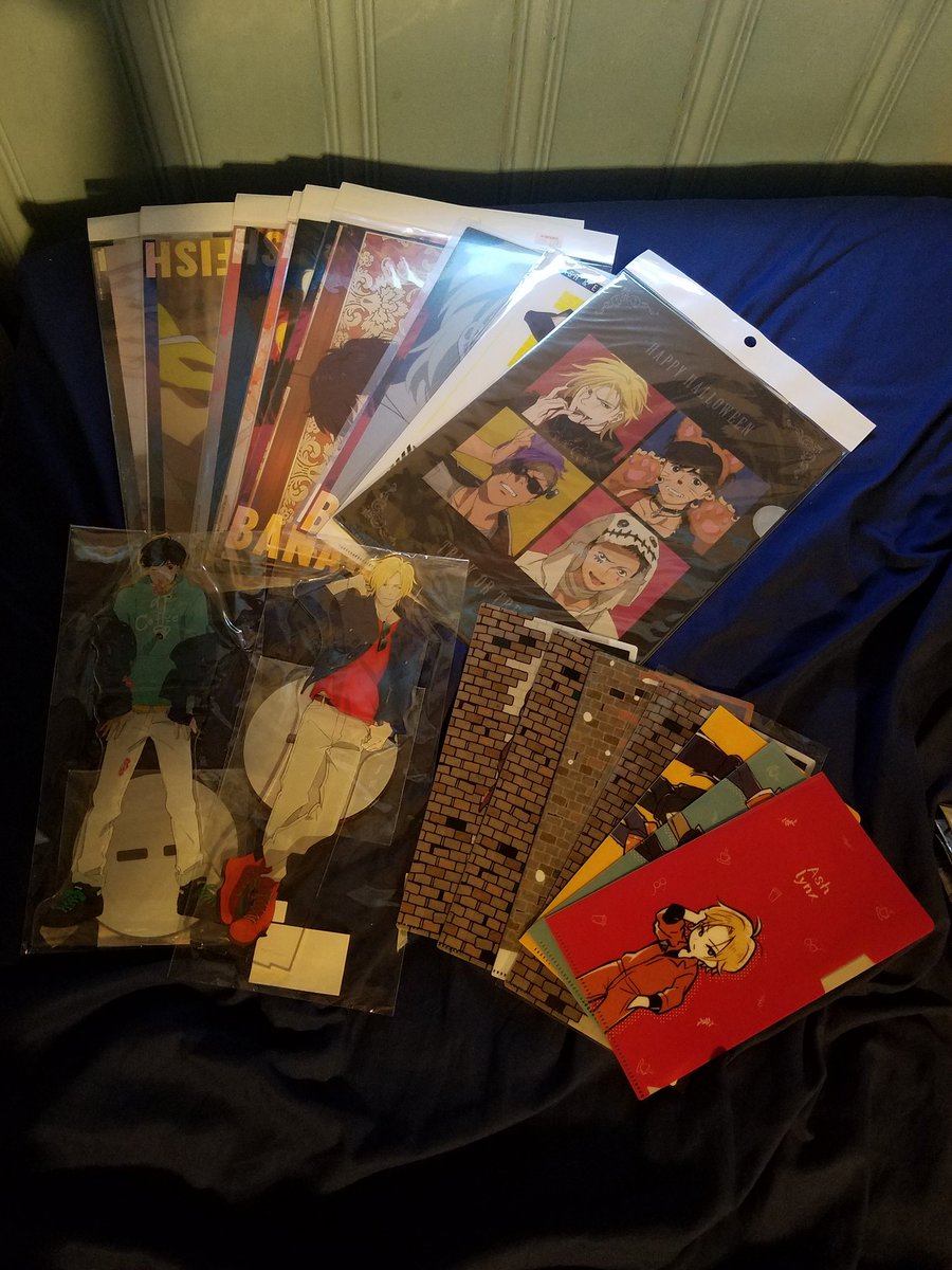 BananaFishLynx's tweet photo. Not even all of what I got from Japan, but most of it. I am so grateful to have someone so amazing to help me with my addiction. 
新しいバナナフィッシュの物。嬉しい
#BANANAFISH #バナナフィッシュ https://t.co/esxP1QpRhb