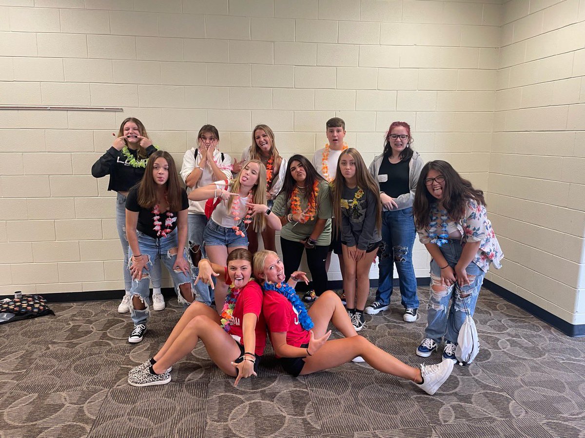 crew_campus's tweet photo. A few photos from 9th grade orientation. It’s always a great day to be a Colt! https://t.co/JaUeajFrTz