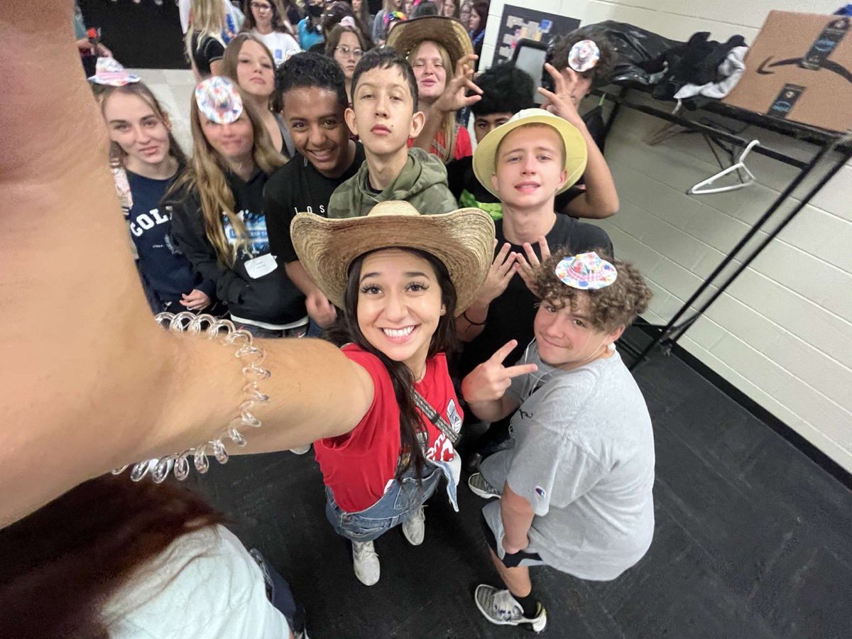 crew_campus's tweet photo. A few photos from 9th grade orientation. It’s always a great day to be a Colt! https://t.co/JaUeajFrTz
