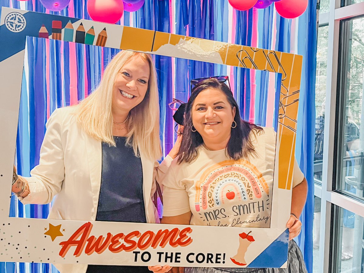 #BPSapple22 @Kbahri5  Back to School 🍎🖥️✏️📚✂️🚌🎓📌