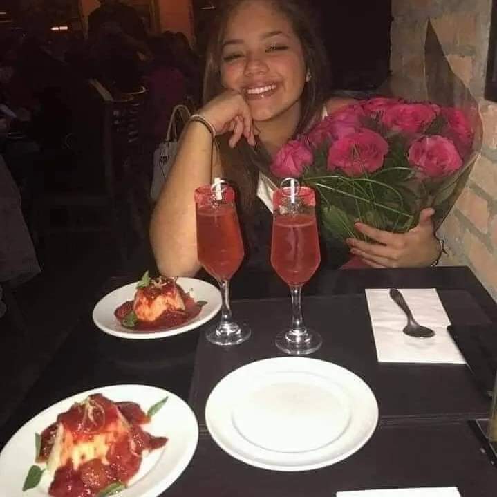 1MillonMikee's tweet photo. Pode ser clichê, mas ainda acho isso perfeito!💗 https://t.co/Z6aYetzXLS