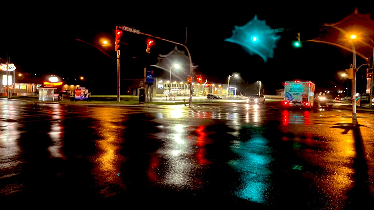 dawn_kimmy_nl's tweet photo. I got caught walking in the heavy rain! Thankfully itβs warm out so it was refreshing βοΈπ§
#yyt #afterworkwalk #walking #7k https://t.co/nsz1vddQWZ