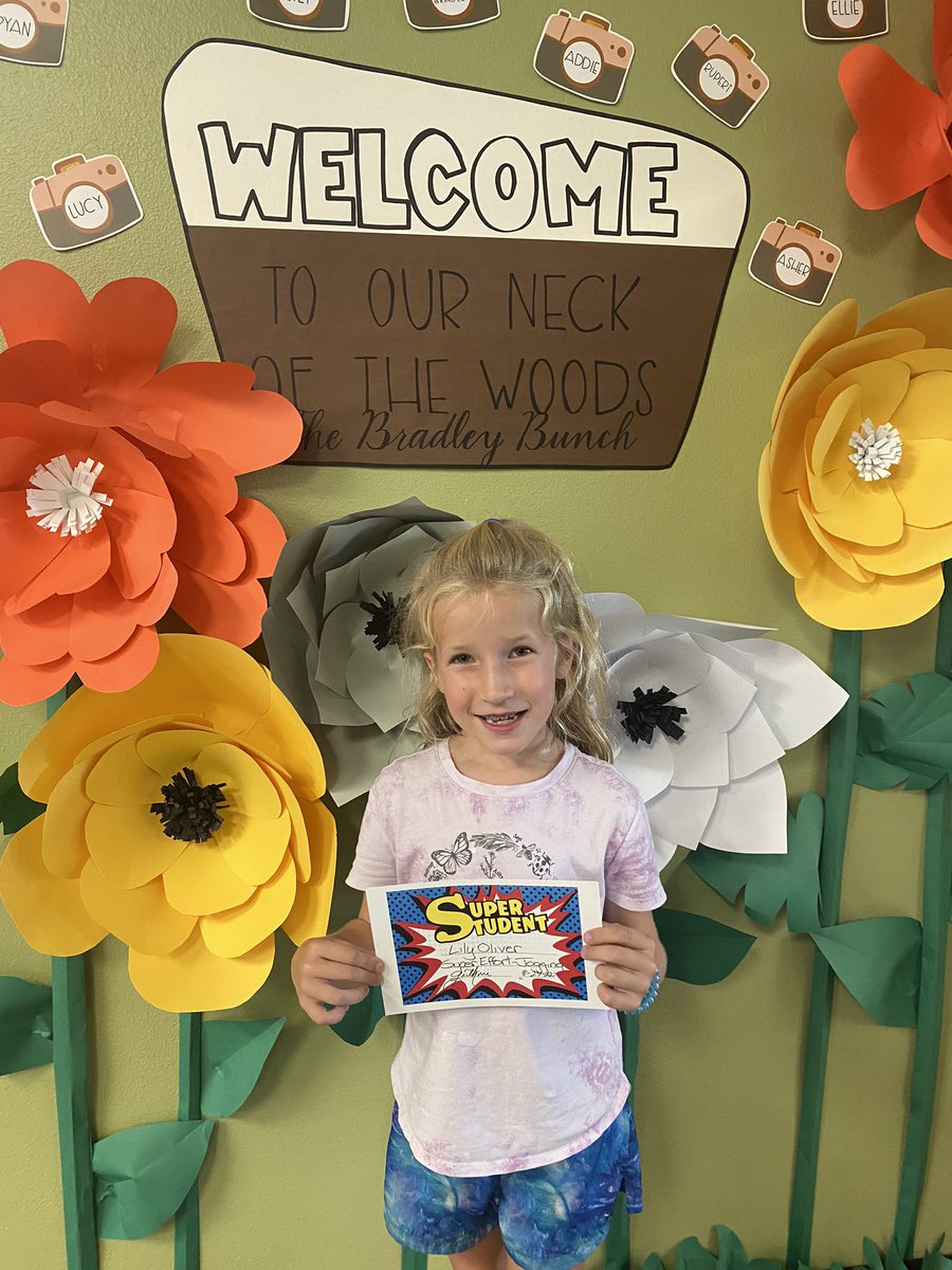 Our very own Lily got a super star award in <a href="/PErocksRRE/">River Ridge PE</a> today!! 🎉 <a href="/RiverRidgeElem/">River Ridge Elem</a>