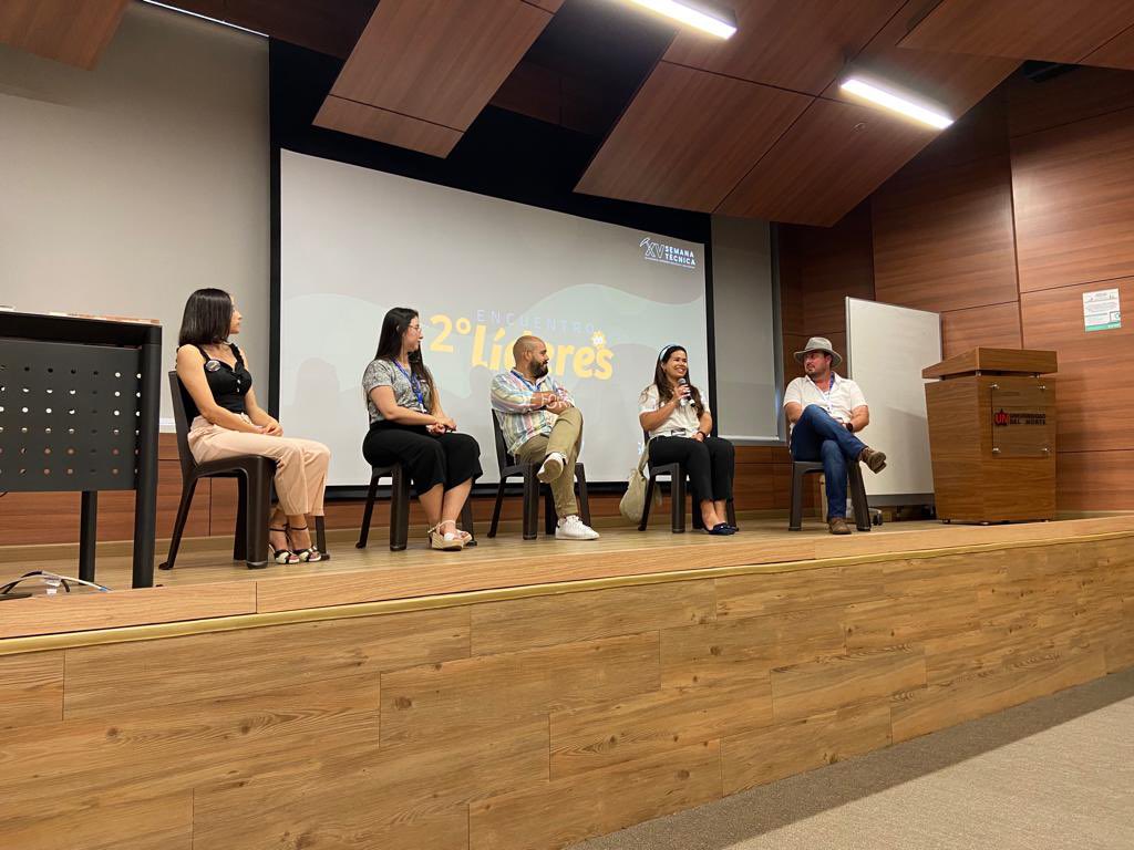 adriarizapardo's tweet photo. Tuve una Semana Técnica de Geología, Ingeniería Geológica y Geociencias algo movida con 1) presentación de petrografía de muestras Antárticas @CCO_Antartica 2) taller Antártico con niños @ApecsColombia y 3) panel de líderes de la @acggp_energia https://t.co/QtQ6ZFJlzY