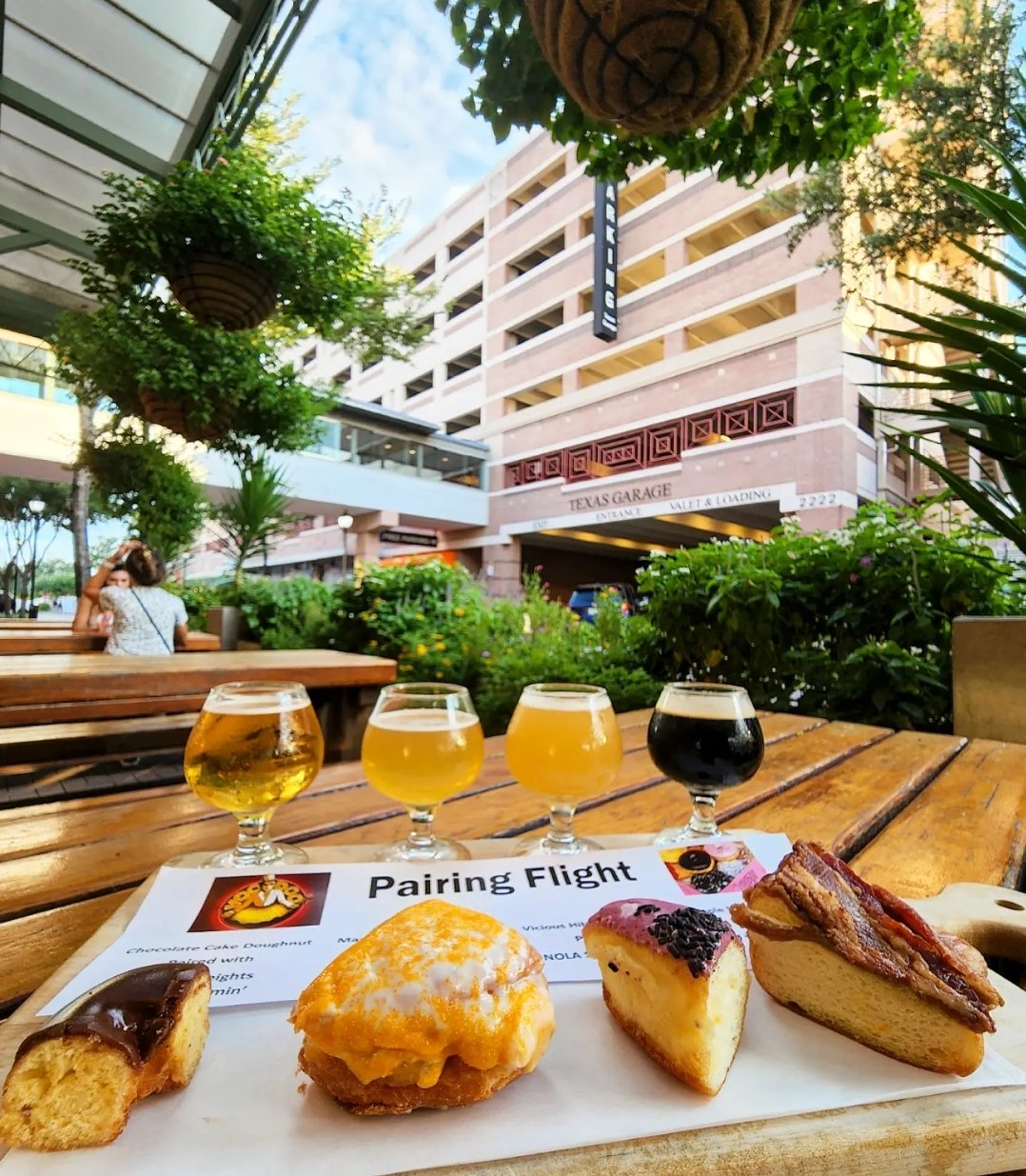 Flying Saucer Sugar Land (SaucerSugarLand) / Twitter