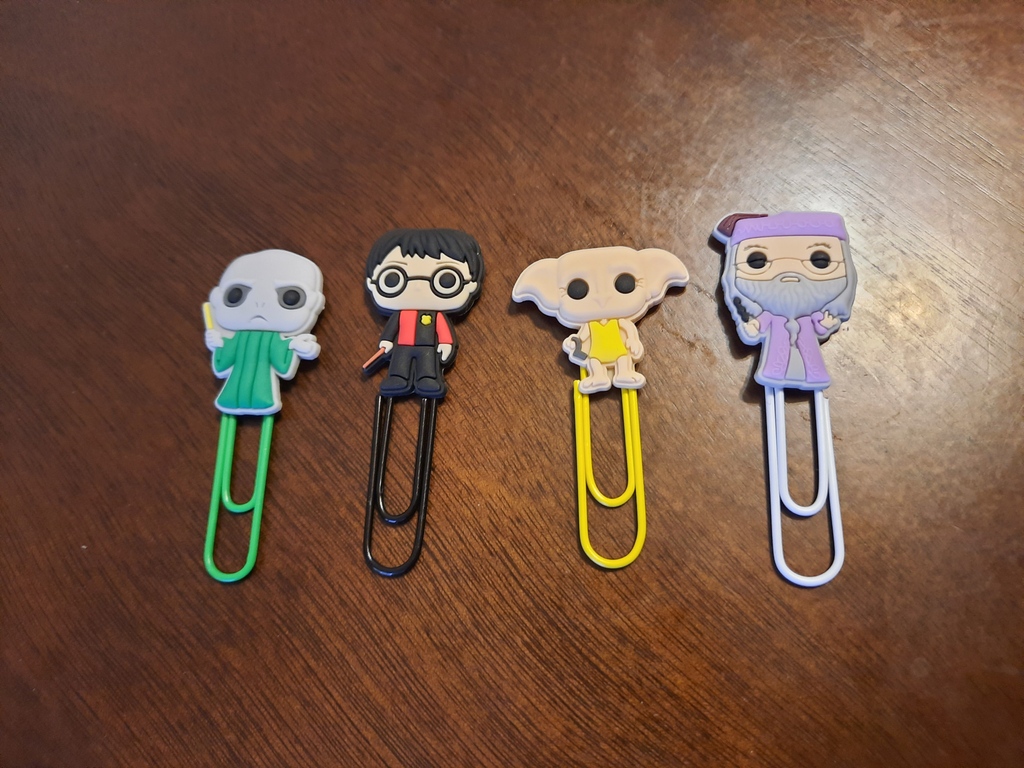 LimesPlace's tweet photo. 🤔Separadores #Potterheads 💫💨   🤩 
💰En Stock 🙊Pedidos y/o Consultas via inbox

.. 
. ⁣
.⁣
.#ministryofmagic #hogwartsletter#jkrowling #harrypotterfilm #harrypottercasts#potterheads #potterheadforlife#harrypotterfacts #thehpfacts #danielradcliffe#emmawatson #photooftheday https://t.co/H4acMJqXpi