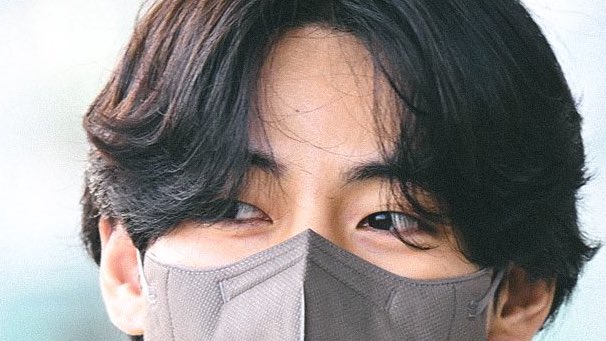 taetaehland's tweet photo. puppy tae eyes 🥺 https://t.co/HST0XwQ8Wy