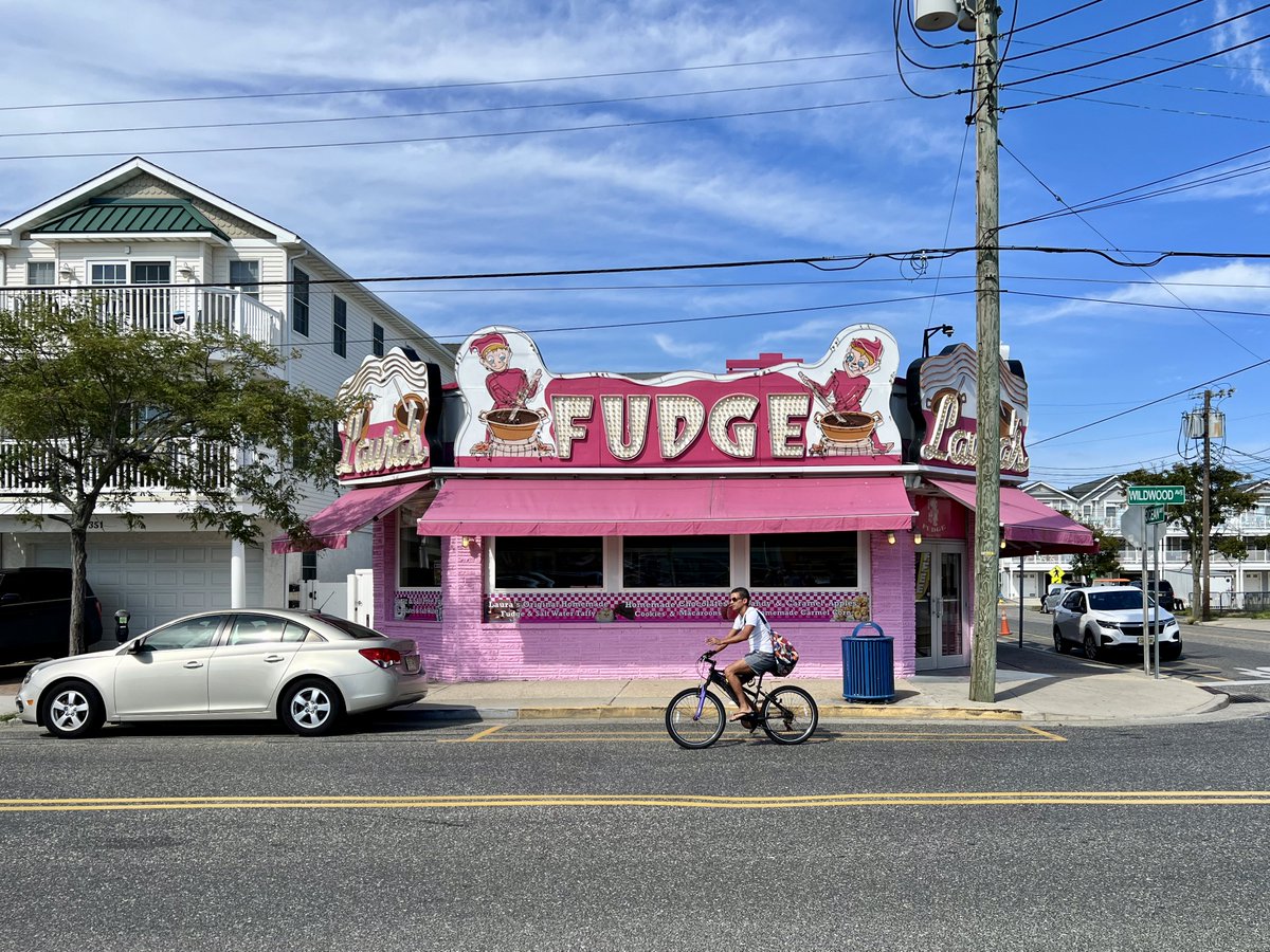 brimiers's tweet photo. There's no place like Wildwood Crest in the summer ☀️ It hasn't changed much since I was a kid & that's what I love most about it! #VisitNJ #ItsBetterIntheCrest https://t.co/Lh6K0G2NNl