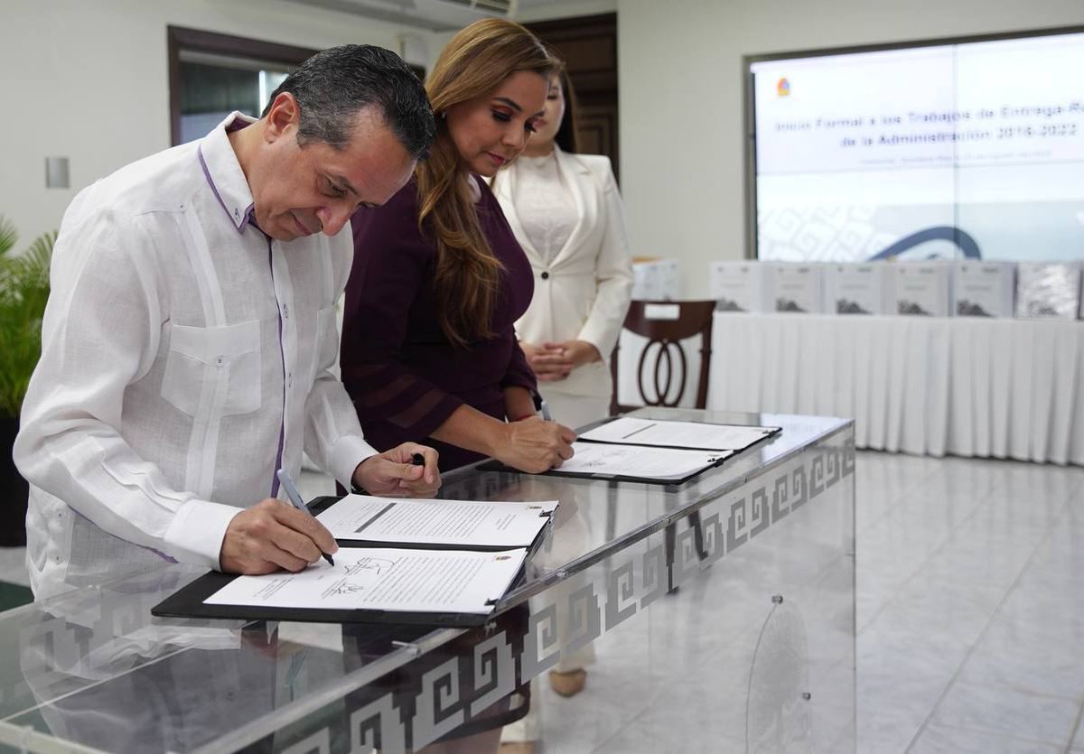 Carlos Joaquín (@carlosjoaquin) on Twitter photo Hoy iniciamos formalmente los trabajos de Entrega - Recepción de la Administración 2016-2022, con la firma del acta de avances de entrega de la información. Llevaremos a cabo este proceso de transición de manera clara, transparente y abierta. #JuntosSalimosAdelante <a href="/MaraLezama/">Mara Lezama</a> Hoy iniciamos formalmente los trabajos de Entrega - Recepción de la Administración 2016-2022, con la firma del acta de avances de entrega de la información. Llevaremos a cabo este proceso de transición de manera clara, transparente y abierta. #JuntosSalimosAdelante <a href="/MaraLezama/">Mara Lezama</a>