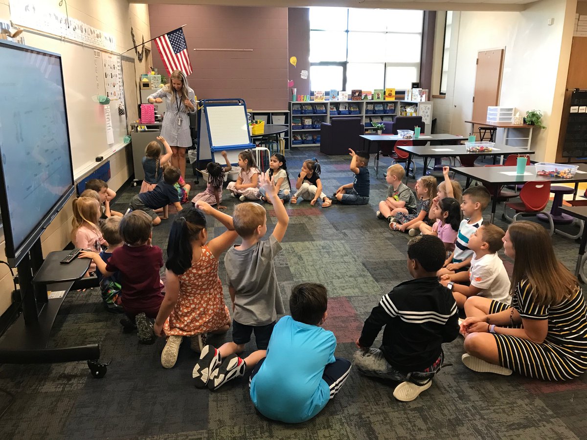 Edison_ELEM_CB's tweet photo. We had a great first day back to school! So many smiles, catching up with or making new friends, and of course lots of learning. Our Eagles and teachers should sleep well tonight! https://t.co/9EVwJ2KAya