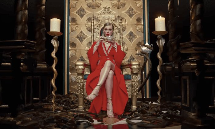 PopBase's tweet photo. 5 years ago today, Taylor Swift released ‘Look What You Made Me Do.’

The comeback marked a moment in pop culture and topped charts worldwide, including the Billboard Hot 100 and UK. It broke the 24-hour YouTube record at the time and served as the lead single to ‘reputation.’ https://t.co/7jKhUzqqWP