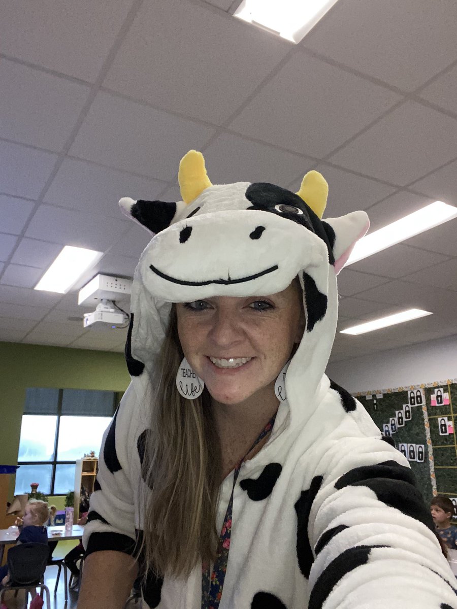 KaylaMichna's tweet photo. Conner the Comparing Cow came to class to help teach about comparing numbers! Nothing like moo-tavating my kids. ๐ #Kindergarten #MakingMathEngaging @TraditionTitans @ECISDtweets https://t.co/AflAAhDjdc