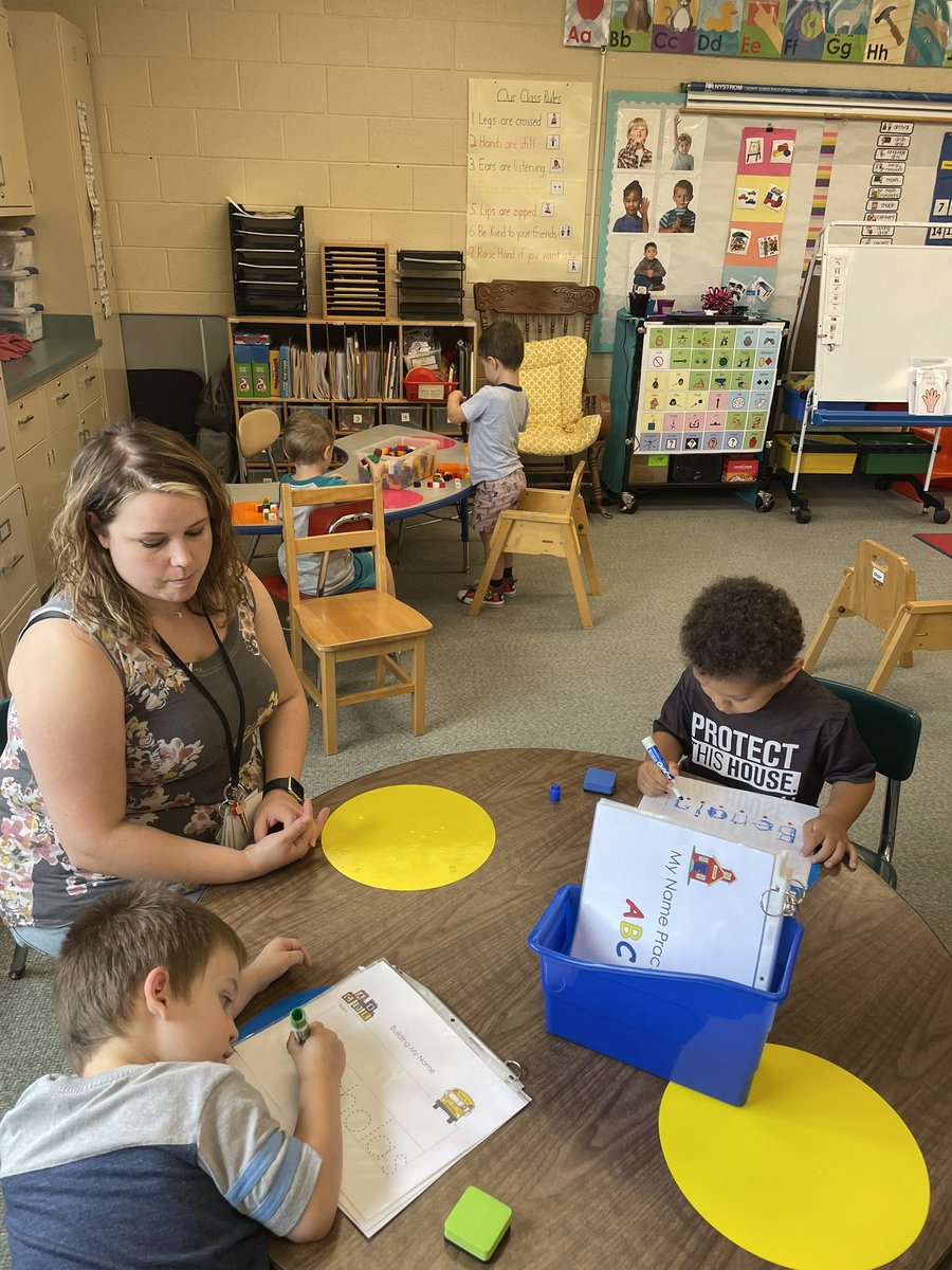 Today our 4 year old class had their first day of rotations and did so well! In rotations we practiced how to use a variety of our learning materials correctly 😊.