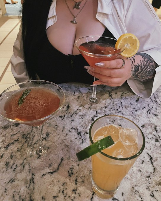 Watch 𝔰𝔭𝔦𝔠𝔶's leaked NSFW photo on TwXstars