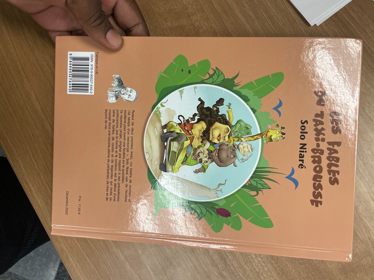 gouahinga's tweet photo. 📚J'ai enfin réceptionné ce colis de @SoloNiare après 1 an de transit dans le système postal. Je n'ai pas encore lu et j'aime déjà la présentation 👍🏿 https://t.co/RIjJYPYOMU