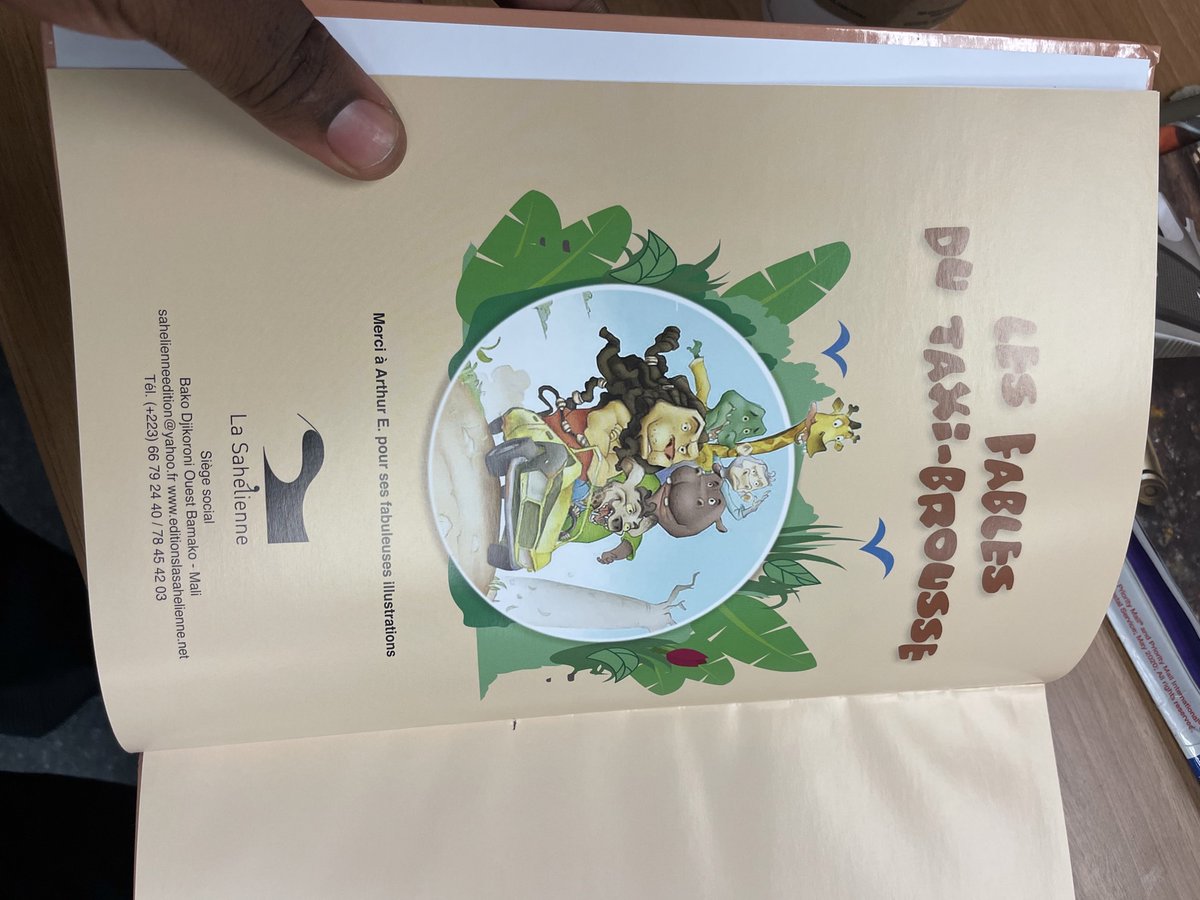 gouahinga's tweet photo. 📚J'ai enfin réceptionné ce colis de @SoloNiare après 1 an de transit dans le système postal. Je n'ai pas encore lu et j'aime déjà la présentation 👍🏿 https://t.co/RIjJYPYOMU