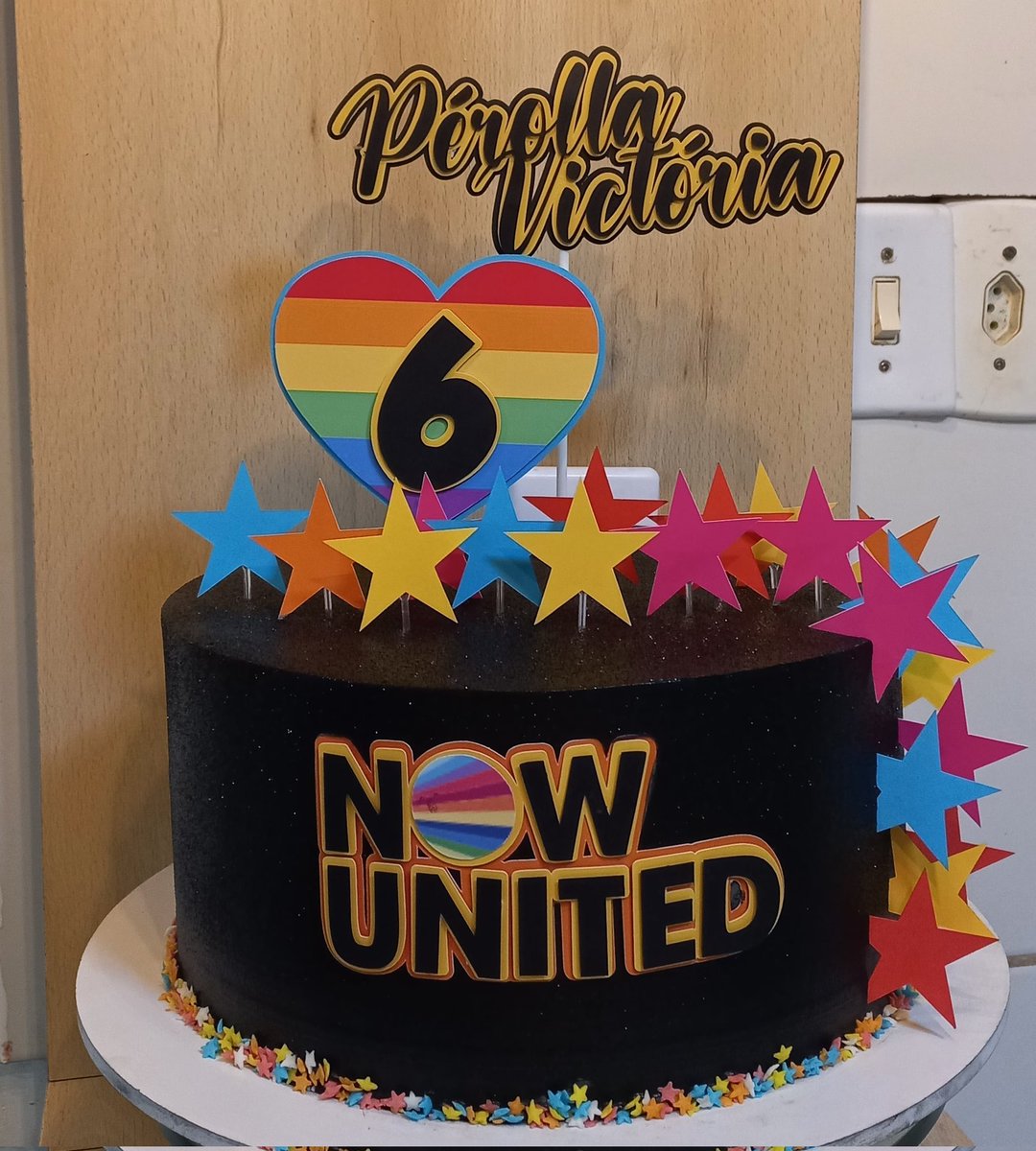 mere_lani's tweet photo. Now United💗💙💚❤️
#confeiteira #maesfesteiras #bolodorio #mãosdefada #empresária #bolosdecorados #gratidão #avidaehj #TikTok #nowunited #glowcake #topperdebolo#temasdiversos#glowcake #topperdebolopersonalizado #chantinho #chantimixamelia #cores https://t.co/6K2YuisEVM