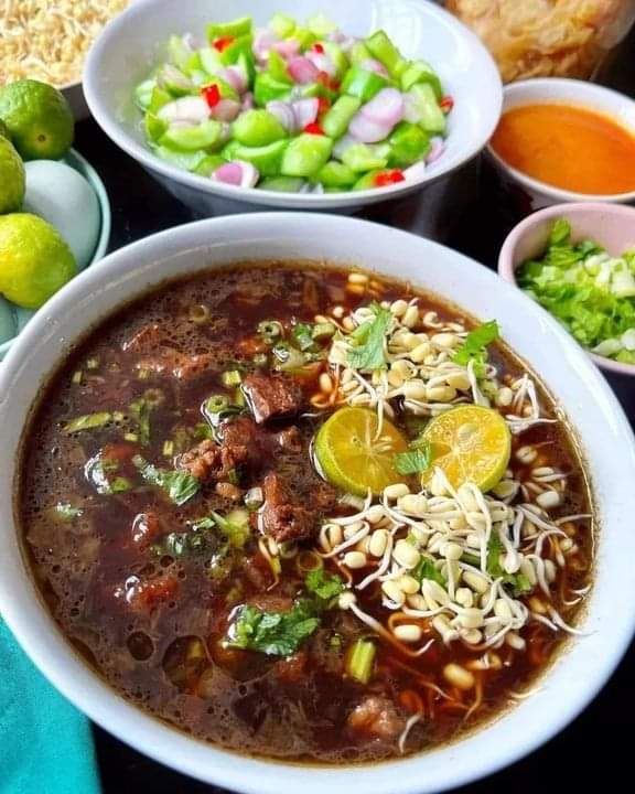 Simbok_Dharmi's tweet photo. RAWON makanan khas Jawa Timur
Dalam sejarahnya adalah bagian dari menu makanan bangsawan sejak sebelum kerajaan Majapahit berdiri..
Sebuah catatan sejarah menunjukkan bahwa sajian rawon sudah ada dan dikonsumsi masyarakat sejak 1000 tahun yang lalu. https://t.co/ZihMYLXkag