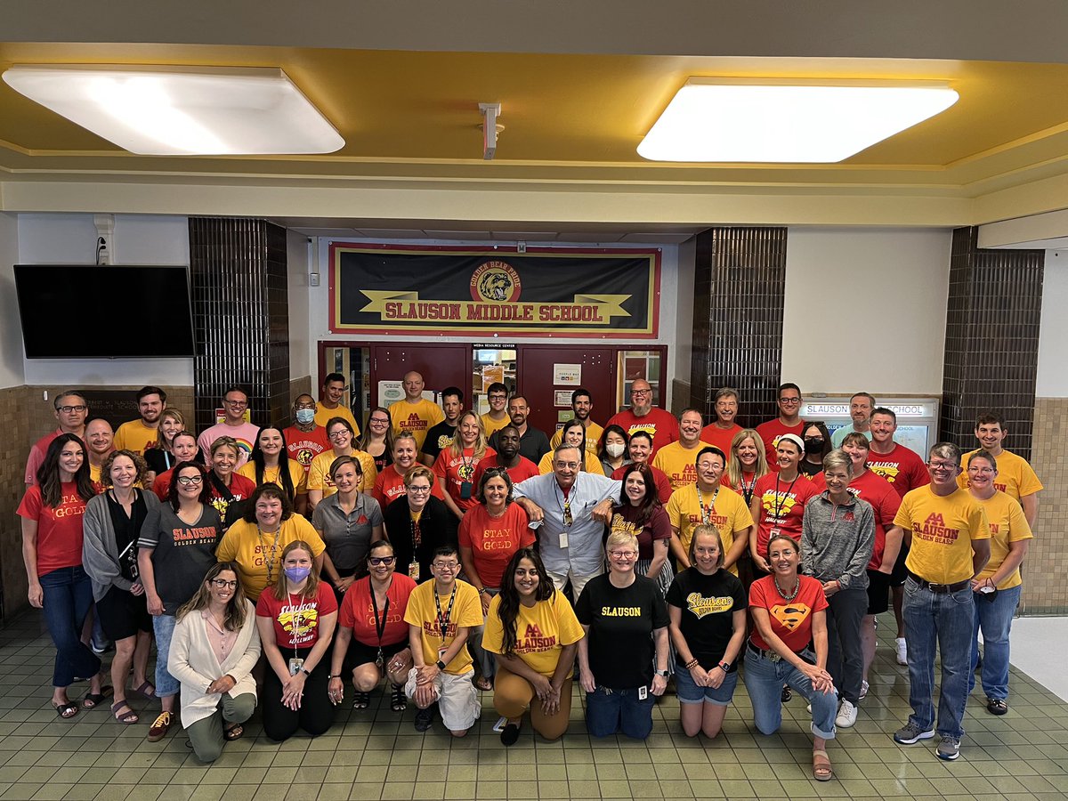 A2Slauson's tweet photo. @A2Slauson staff gather to kick off the 22-23 school year!! @A2schools #YouBelongA2 #WelcomeBackAAPS https://t.co/Dym98lJbZE