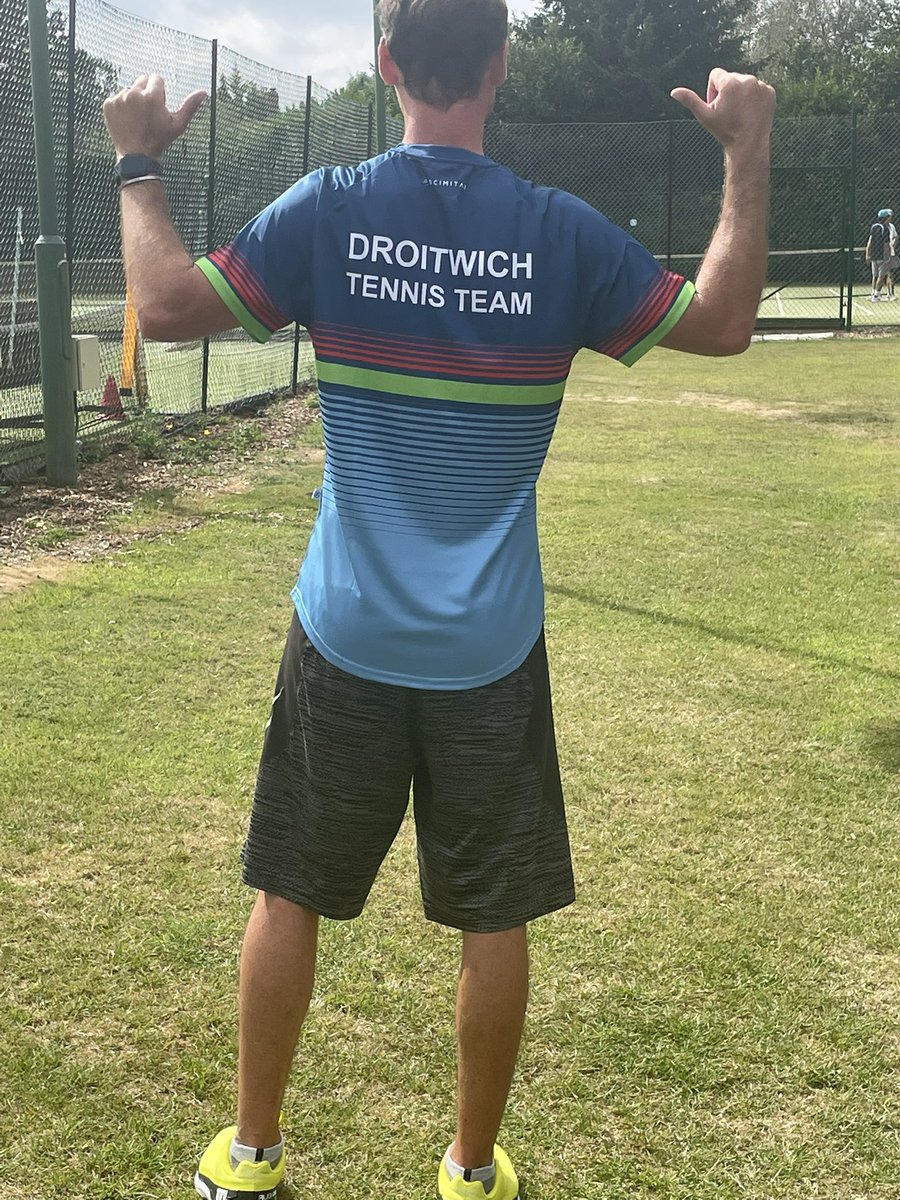 Bringing out the team spirit and loving the new club T-shirts supplied by <a href="/ScimitarShop/">Scimitar Sportswear</a> <a href="/cityoftennis/">CityOfTennis</a> #team #club #recycledsportswear