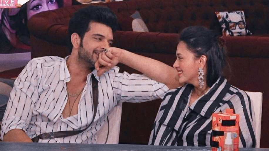 Vidztweetz's tweet photo. 11:11
On this special day I wish the two of you a lifetime of togetherness full of adventures, happiness &amp; romance. May you stay the same chaotic "Sunny &amp; Laddoo" &amp; fulfill all your dreams together. Wishing you a happy forever!
EVIL EYES OFF TEJRAN
#TejRan ♥️🧿 https://t.co/3vY25bi3BL