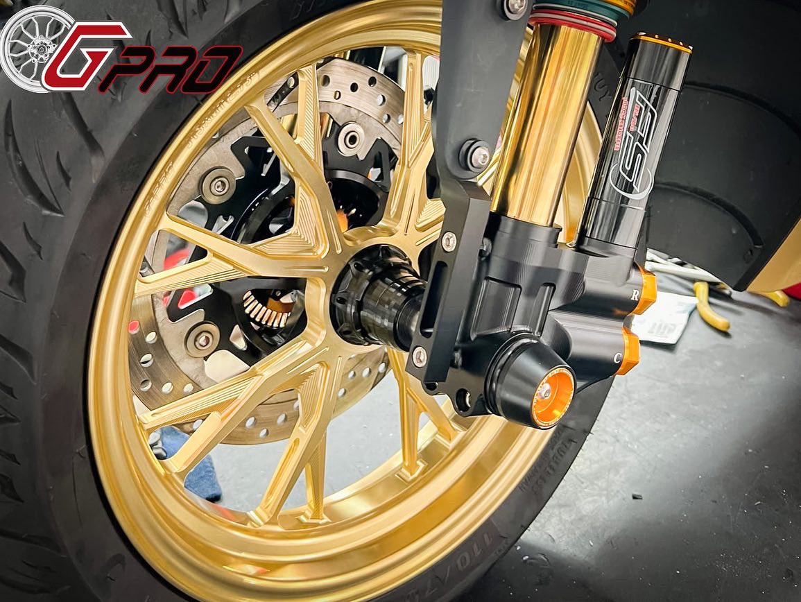 G_protech's tweet photo. This KRV looks and runs sensational on these Gpro GS8.
.
Get yours now!!!
.
________________
Like - Follow - Share
________________ https://t.co/D1RBY2GFjA