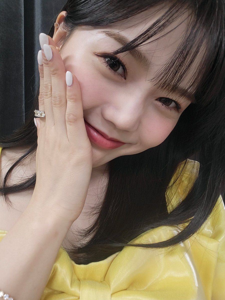somesomerin's tweet photo. 앞머리가좋아앞머리가좋아 https://t.co/ENITitzMEK