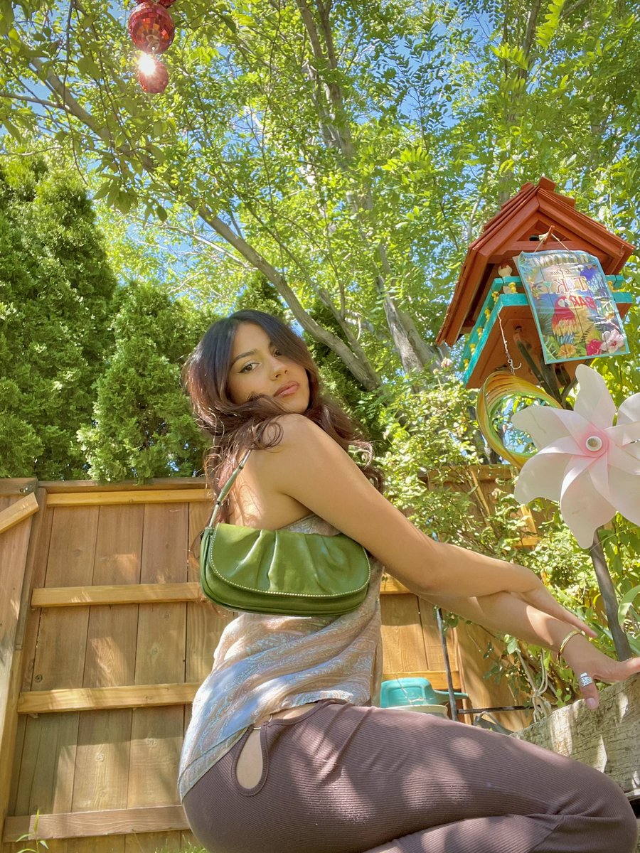 salazarjoannaaa's tweet photo. ☁️🌿🍵 https://t.co/qii3wTfDra