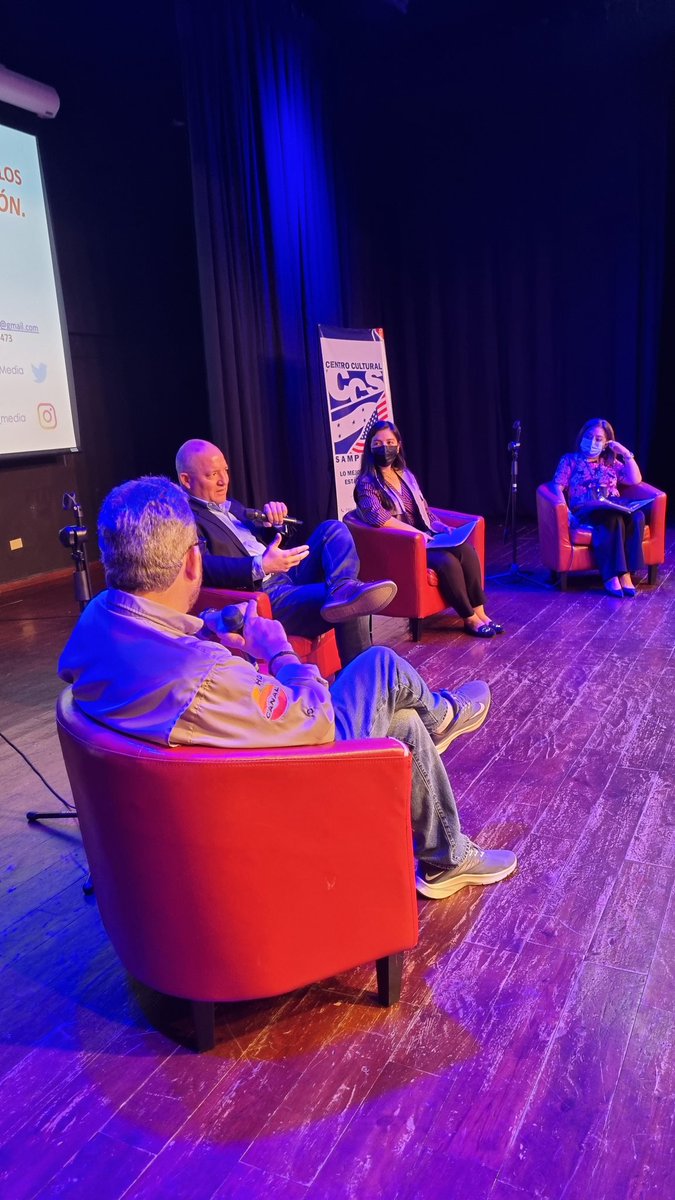 CCSsps's tweet photo. ¡Santa Rosa y SPS se unen al Taller de Comunicación Estratégica!

Los participantes han aprovechado el taller junto al reconocido periodista @LoraWMedia para actualizarse con temas sobre la importancia de la prensa, medios de comunicación y ética periodística. https://t.co/OuWlzg1MC5