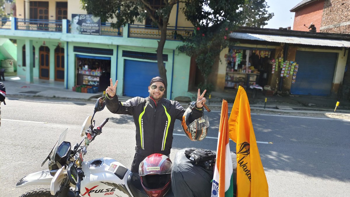 CrazyWanders's tweet photo. You are always one ride away from a good mood 💯💯💯
💥 #teamcrazywanders 💥
Use #CrazyWanders to get featured
#riders #ride #ridersofinstagram #travel #riderslife #xpulse #riderstrong #bajajpulsar #bikeriders #adventureriders #ridersofpunjab #bikers #ridersofindia #rider https://t.co/eefPmuPs5Z