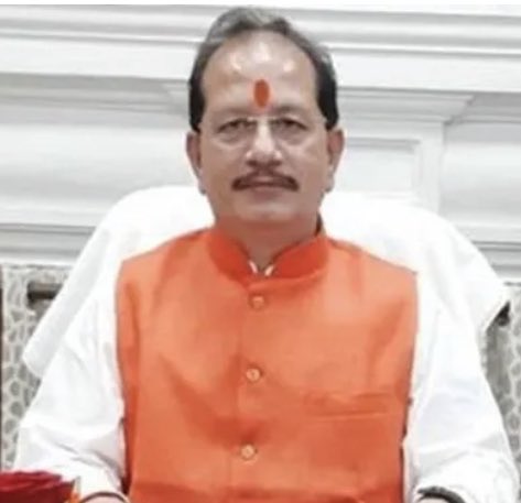 #Bihar #assembly speaker #VijayKumarSinha as tendered his resignation, citing majority in favour of the opponents. He had refused to step down and rejected the ruling party’s no-confidence motion against him. GrandAlliance comprising #JDU, #RJD, Cong &amp; #Left, to elect its speaker