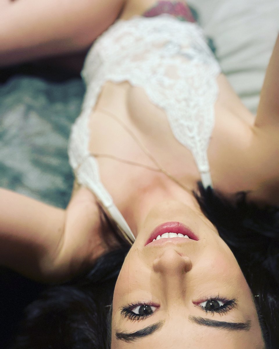 gray_melbourne's tweet photo. I wanna stare into your eyes while I cumm 💦😈

https://t.co/OXcFtdpPjf 

Love Charlie xx https://t.co/03xYLxqNiy