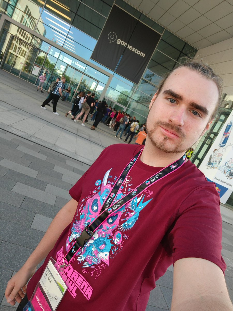 Dakranit's tweet photo. Hier sehen Sie das SEHR seltene Event, dass ich mal nicht komplett in schwarz rum laufe xD Aber ich freu mich schon total auf die Woche ^^ #Gamescom #iab https://t.co/BHWGFE6CD9