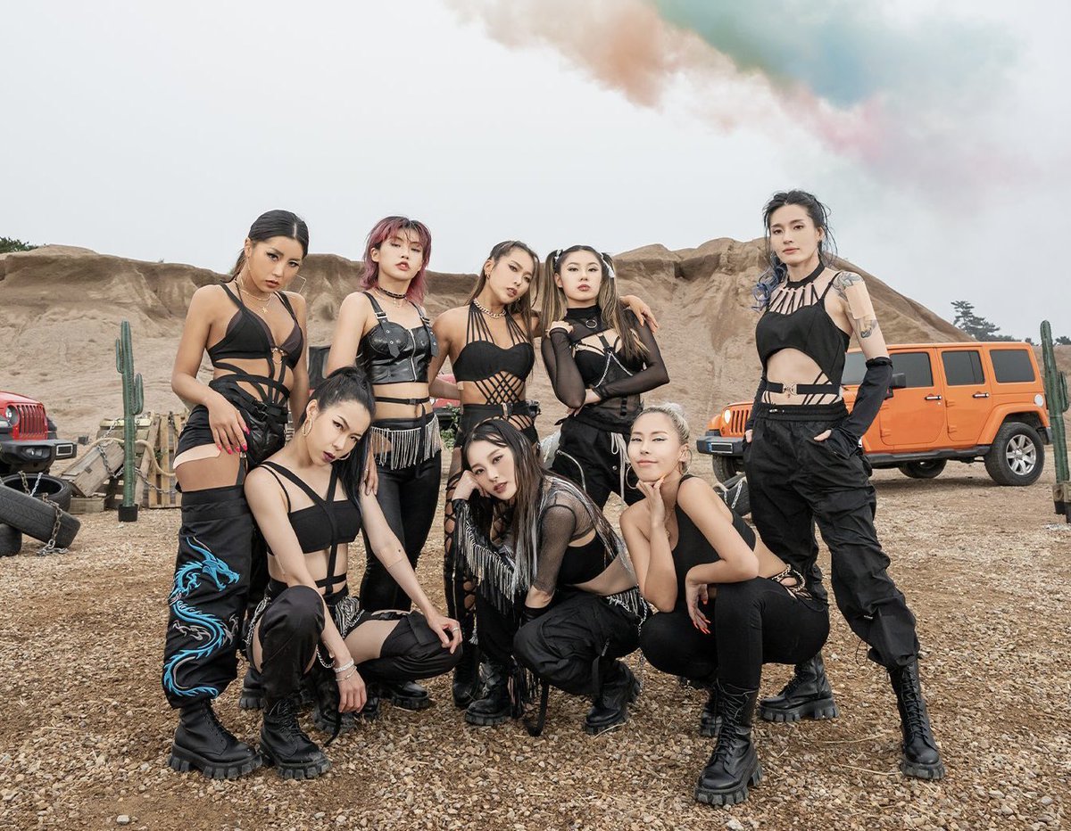 anneskie's tweet photo. the leaders #noze #honeyj #monika #gabee #aiki #leejung #hyojinchoi #rihey 🤍💙 happy 1st Year Street Woman Fighter!! #Happy1stAnniversarySWF #1YearDancingWithSWF https://t.co/3tRwCR7dWZ