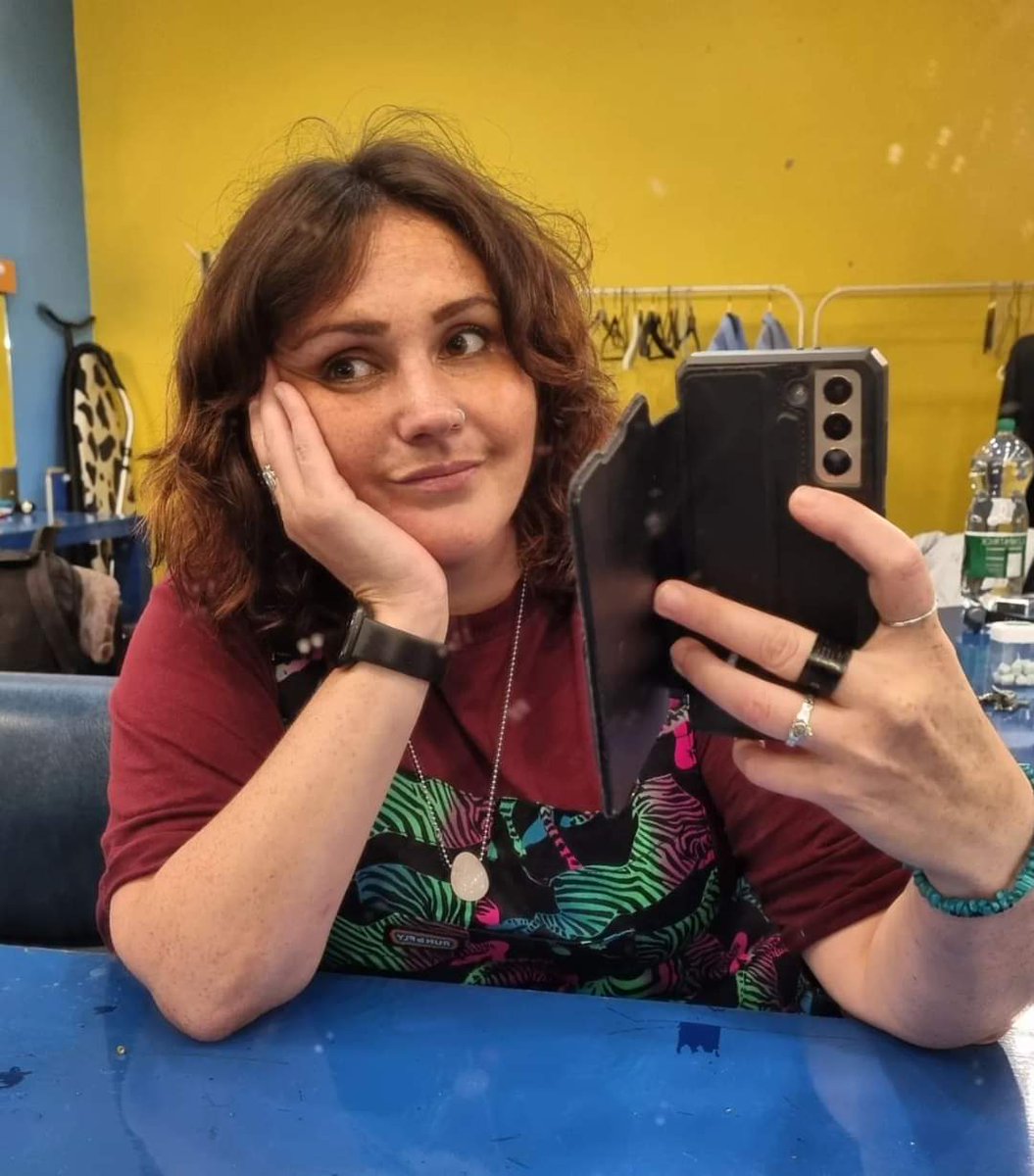 ShivsterShiv's tweet photo. Exhausted. Happy.
#Director #ReasonsToBePretty #NeilLaBute #DublinArts https://t.co/d35c1QdtD2