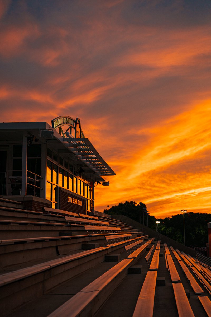 ClemsonTigers's tweet photo. Here are a few other 📸's from last night! 😍 https://t.co/pYTPX6ohRO