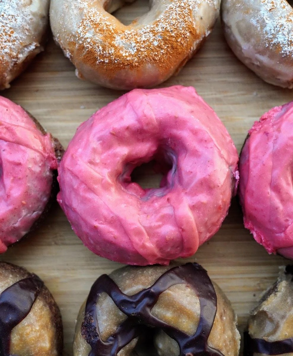 MightyODonuts's tweet photo. Seattle is going back to school! Order some treats for the classroom and support your local small business! Order through the think in our bio 😉 #BacktoSchool #ShopLocalSeattle https://t.co/SAcKoKblyn