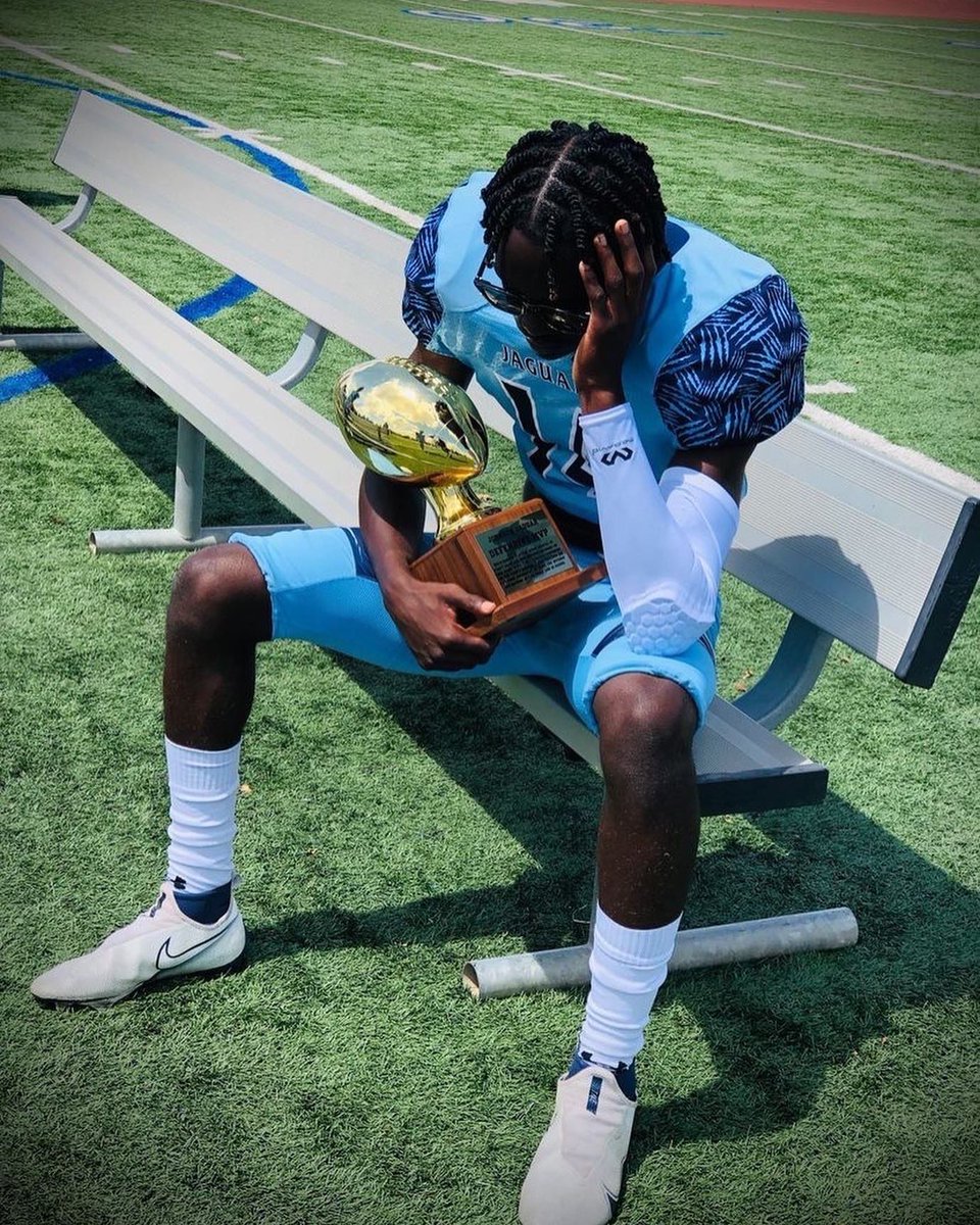 Xylonwadley's tweet photo. LAST YE4R https://t.co/3P8O9RSCvf