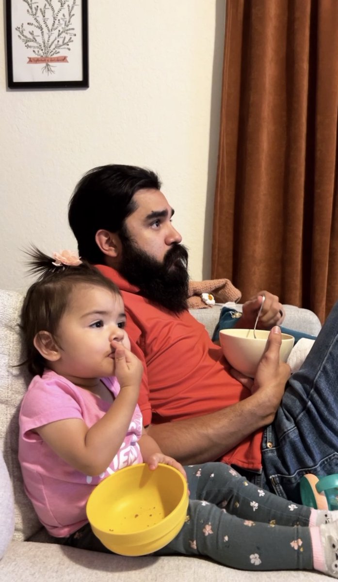 aledtavera's tweet photo. Two besties watching their fave @NICKMERCS https://t.co/5VMrZRffLy
