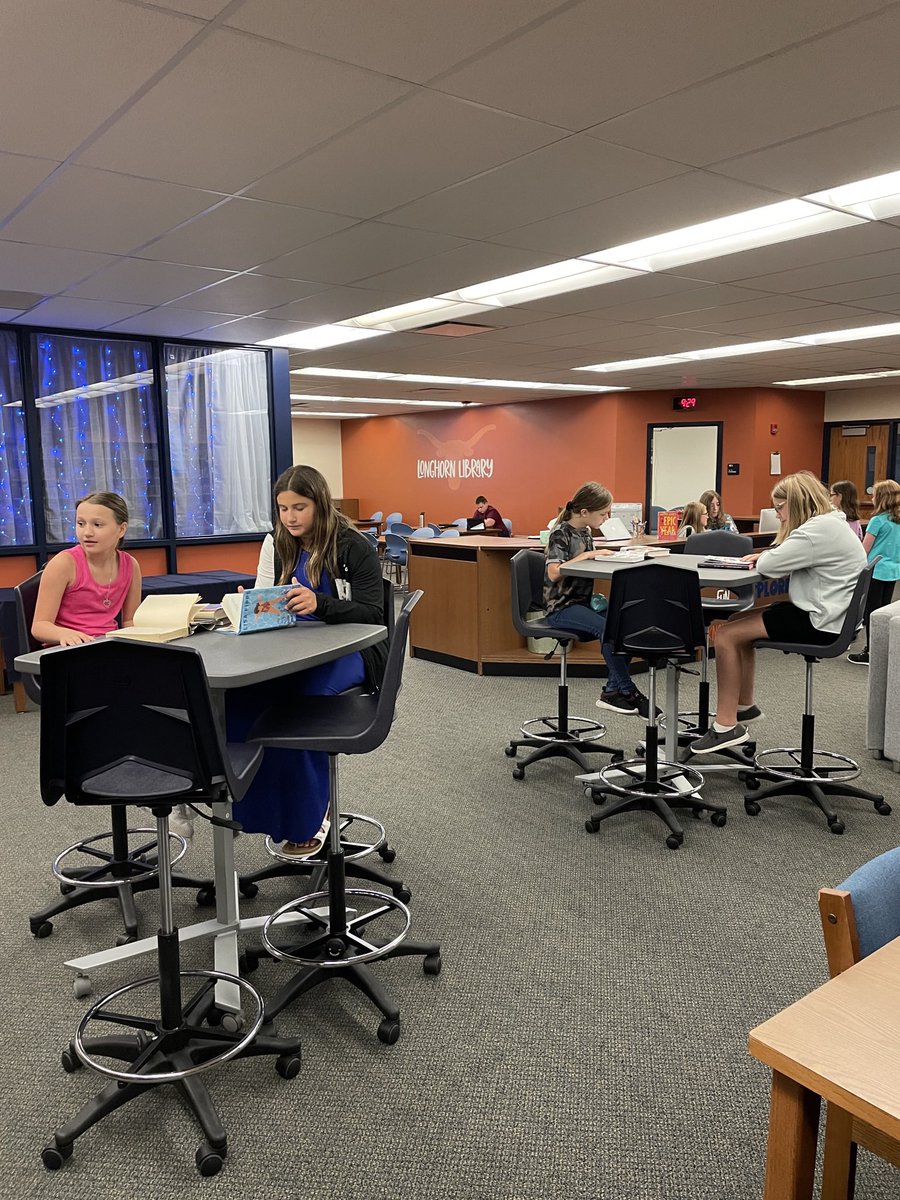 Mrs_RBerns's tweet photo. Last week was a blast having students in the library and getting books in their hands!! 6th graders completed a breakout room for library orientation this year and did a fantastic job! 

#longhornlibrary
#abilene5starschools https://t.co/hML3VoApPx