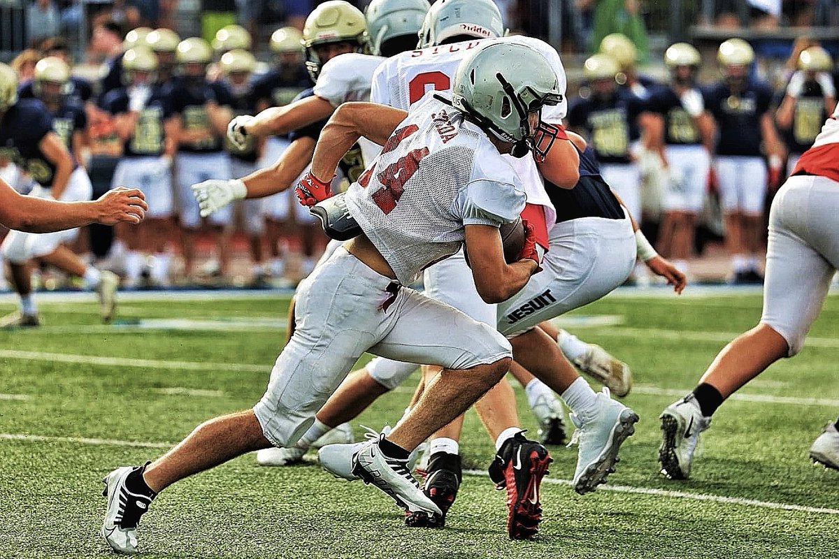 TraceyBergeson's tweet photo. Game week is finally here for our Marcus Marauders! Let’s freakin goooooooo! Pictured…@BergesonCharlie @brock_golwas15 @MarcusFootball @RecruitMarcusFB #weaverworked https://t.co/2Lx1Ho2c72