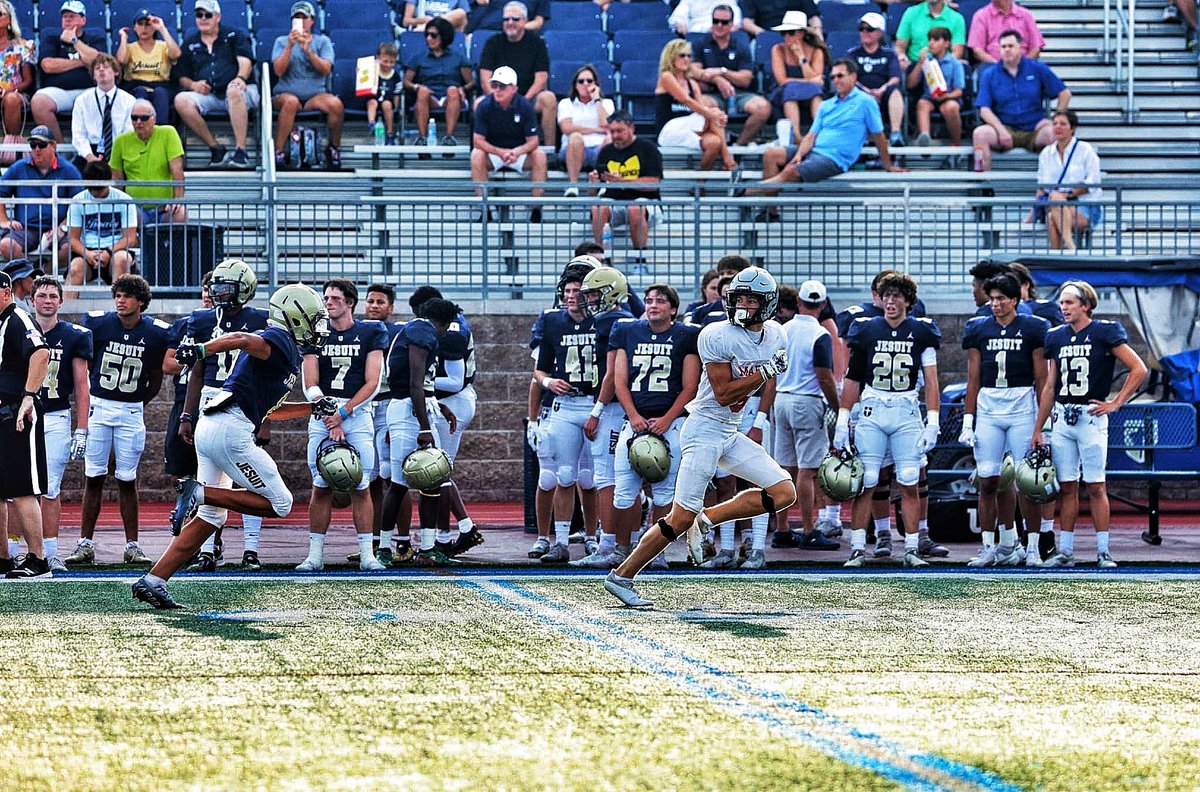 TraceyBergeson's tweet photo. Game week is finally here for our Marcus Marauders! Let’s freakin goooooooo! Pictured…@BergesonCharlie @brock_golwas15 @MarcusFootball @RecruitMarcusFB #weaverworked https://t.co/2Lx1Ho2c72