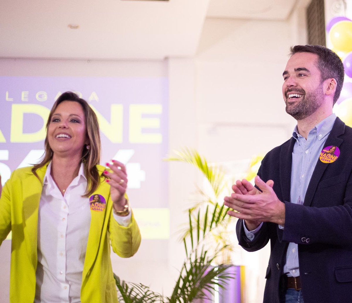 Coisa boa é ver tanta mulher reunida pra apoiar a <a href="/delegadanadine/">Delegada Nadine</a>. Queremos e vamos construir uma sociedade que respeita as mulheres e busca uma verdadeira igualdade!

#JuntosSomosMais 💜🌷
#UmSóRS

📸 <a href="/mauriciotonetto/">Maurício Tonetto</a>
