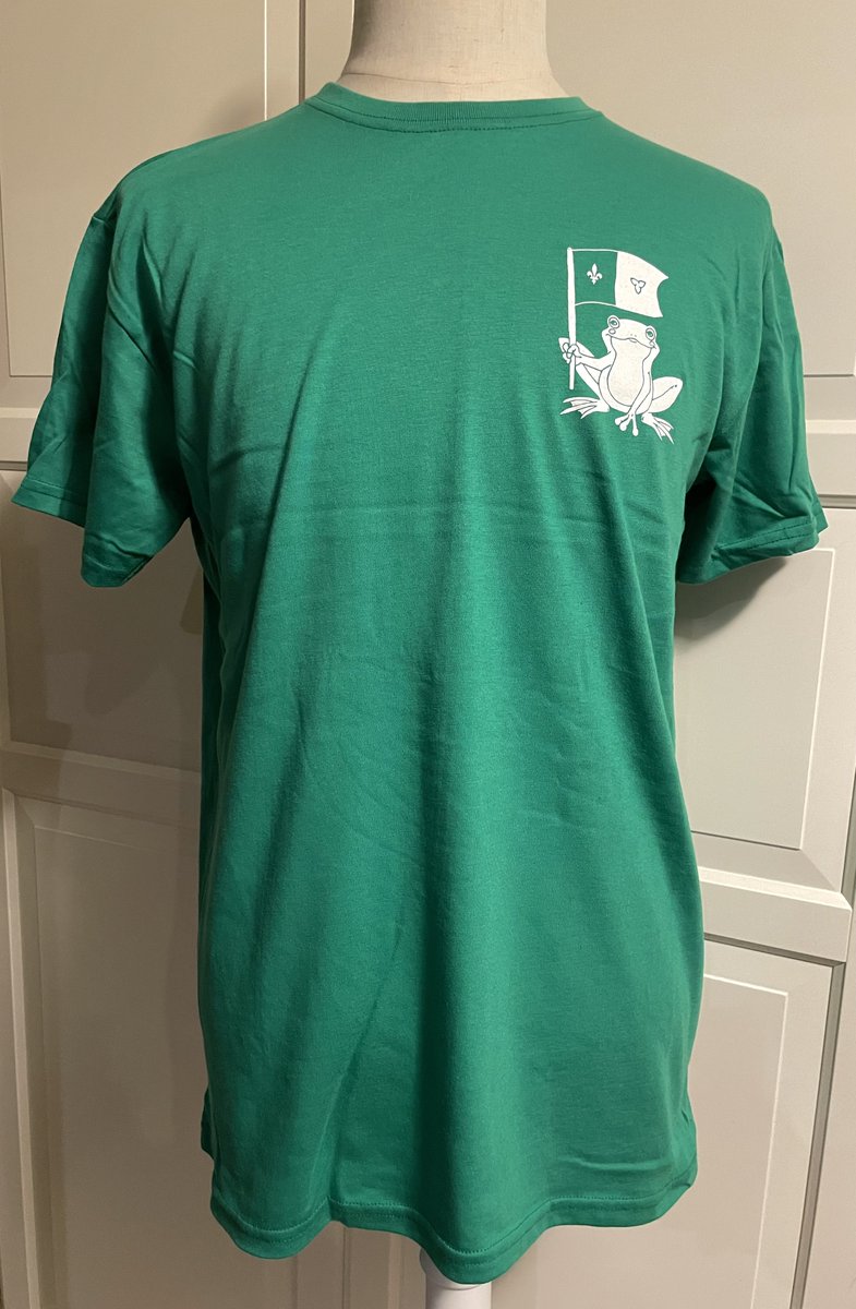 Fraîchement en boutique! 
La Grenouille franco... pour toute la famille!
entk.ca
(Photo? Atroce! Chandail? Très beau!)
#entk #onfr #25septembre #jourdesFO