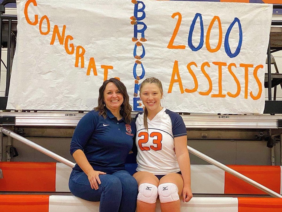 unionladybears's tweet photo. Congratulations Brooke Bailey on reaching 2,000 assists. 💙🧡🐻🏐 https://t.co/jcJ4BKYnCV
