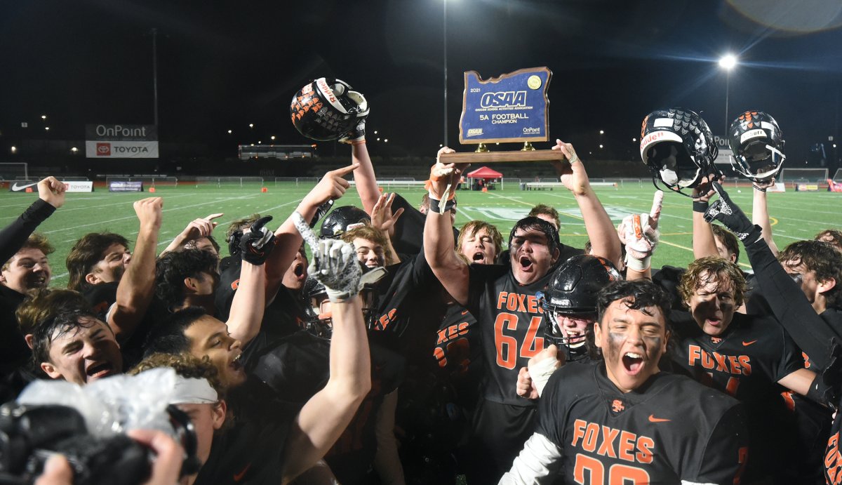 SBLiveOR's tweet photo. Silverton goes about defending 5A title with new coach, overhauled roster: ‘Tradition doesn’t graduate’  #opreps https://t.co/9m03HMJucV https://t.co/bswApWy4Qi