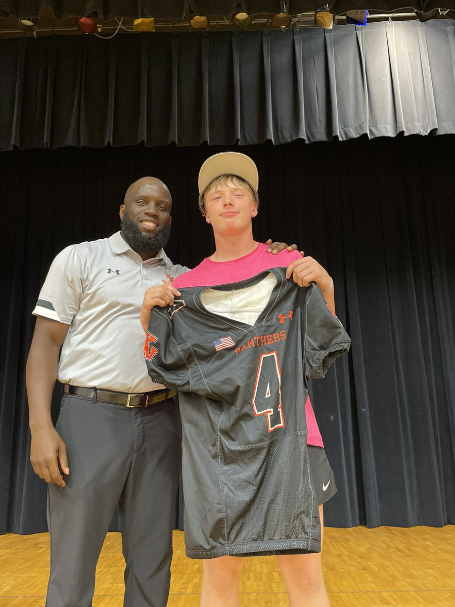 knhsfootball's tweet photo. KNHS Freshmen Draft Night! 
Celebrating the Freshmen making a successful Transition from Jr High Football to Highschool football! Proud of theses young men and excited to what the future holds 
#thepantherway #begreen #buildgreen https://t.co/IvSYqKxbWF