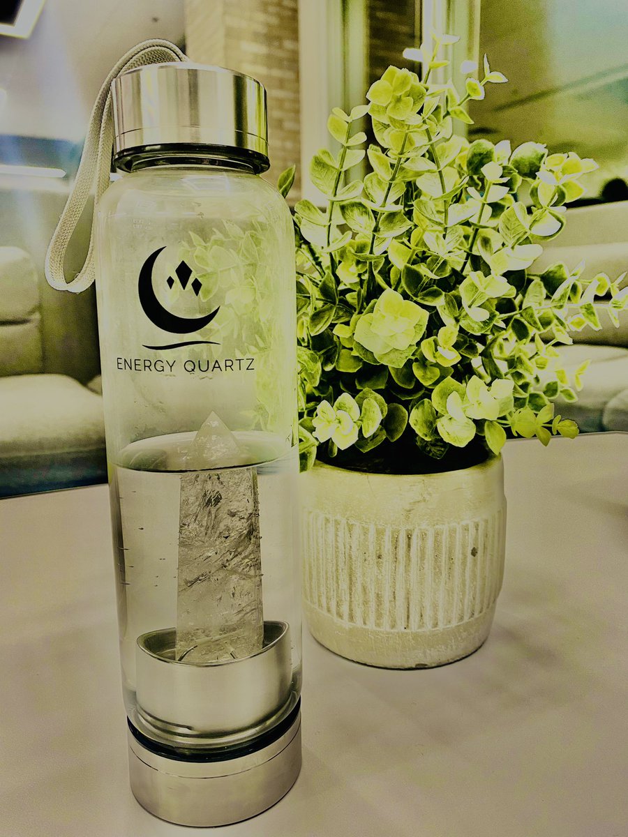 EnergyQuartz's tweet photo. 🧘🏼‍♀️READY,SET,MANIFEST✨✨
MANIFEST YOUR WILDEST DREAMS INTO
YOUR LIFE 🌙✨

Set your intentions on your Energy Quartz  Water bottle when you are meditating.🧘🏼‍♀️✨#healingcrystals #clearquartz #crystalwaterbottle https://t.co/8HYsXTLYpZ